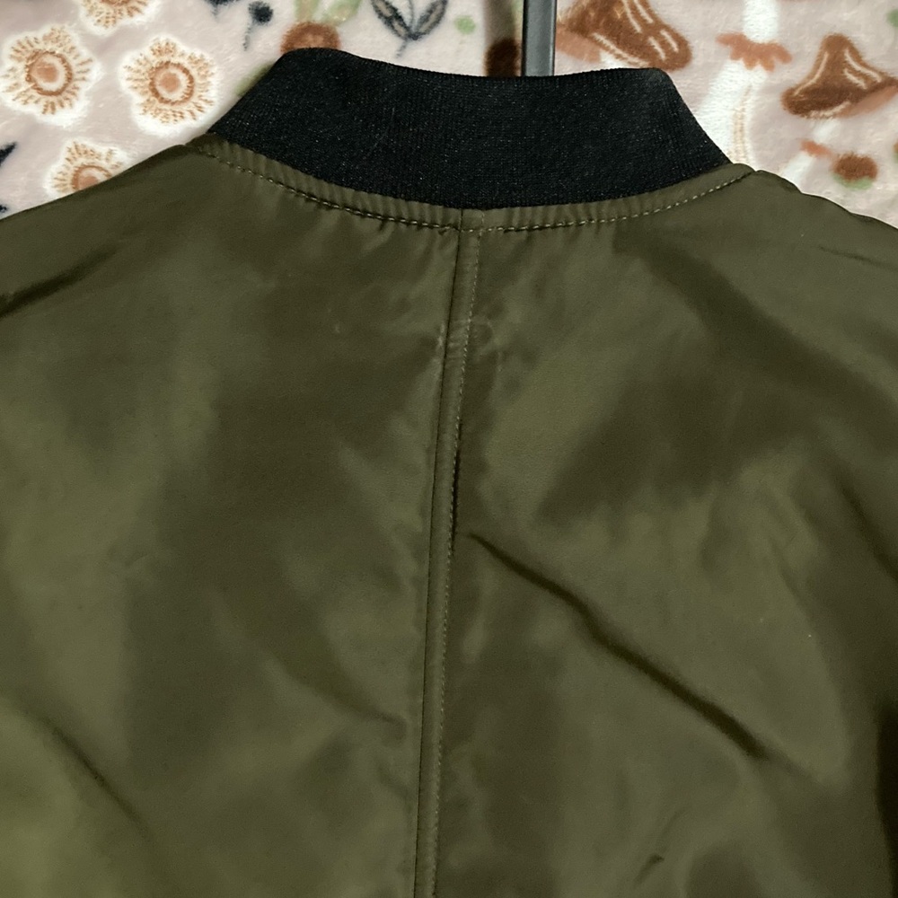 Zara Woman Olive Green Bomber Jackek
Size: M - Picture 3 of 14